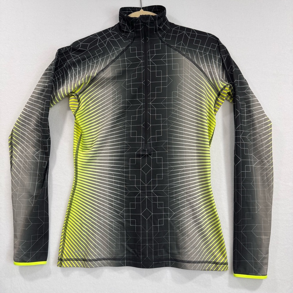 Nike Women’s M Pro Black and Neon Yellow
Geometric Pullover